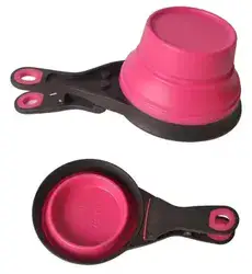קערית קליפס מסיליקון 2 ב 1 מתקפלת אשר שומרת על טריות שקית האוכל בסיום המזיגה. צבע ורוד. גודל: L 21cm