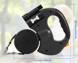 רצועה נמתכת ל 3 מטר עבור שני כלבים המסתובבת 360 מעלות עם מתקן לשקיות גללי הכלב ופנס. צבע כחול.